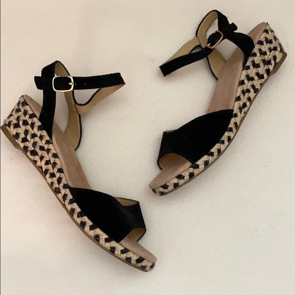 Lands’ End Black and Tan Espadrille Wedges